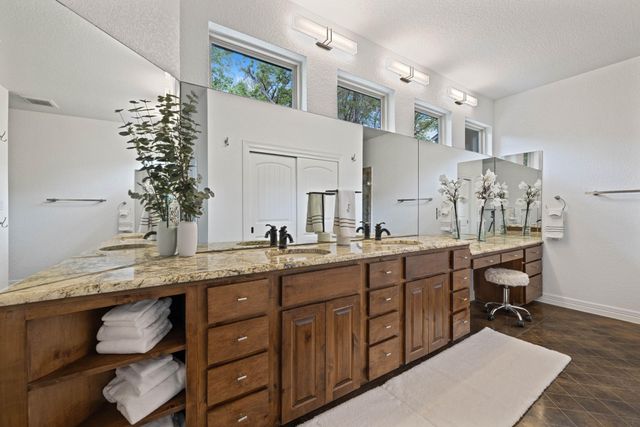 1403 Camelback, Leander, TX 78641
