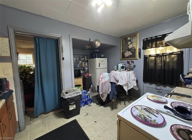 1216 Lolly Lane, Greensboro, NC 27405