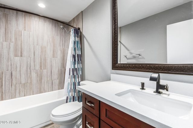 2034 E DON CARLOS Avenue, Tempe, AZ 85281