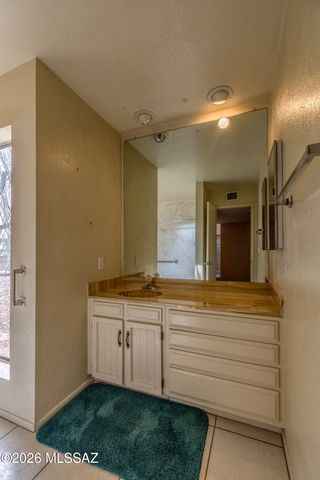 5922 N Placita Del Conde, Tucson, AZ 85718