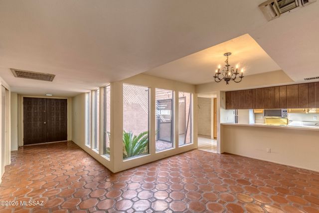 5922 N Placita Del Conde, Tucson, AZ 85718