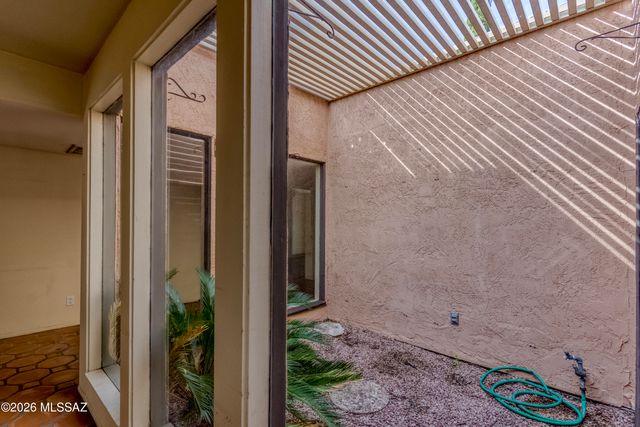 5922 N Placita Del Conde, Tucson, AZ 85718