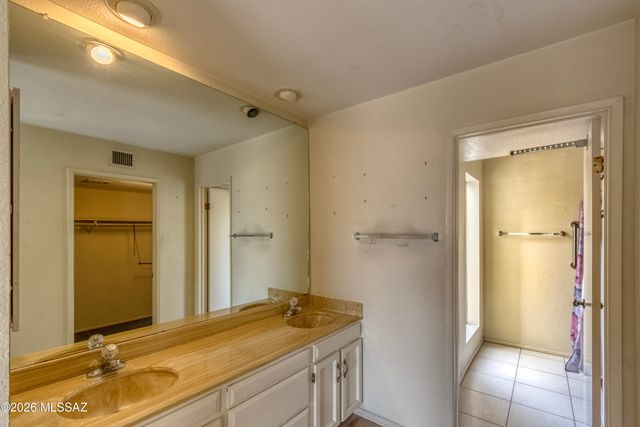 5922 N Placita Del Conde, Tucson, AZ 85718