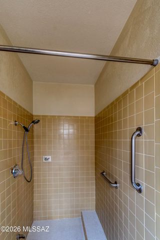 5922 N Placita Del Conde, Tucson, AZ 85718