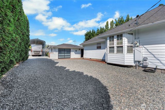 10408 23rd Avenue E, Tacoma, WA 98445