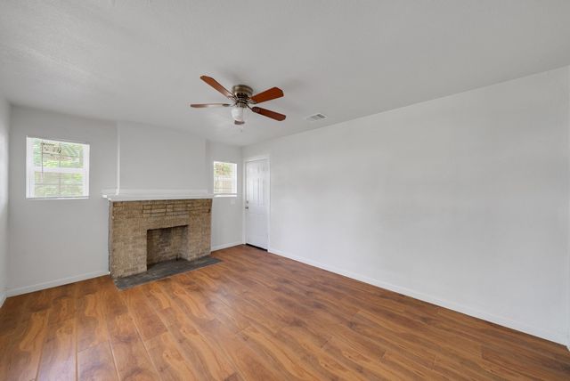 1320 Missouri Avenue, Fort Worth, TX 76104