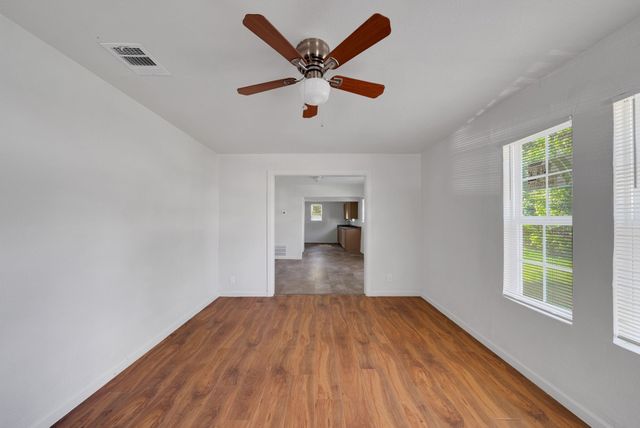 1320 Missouri Avenue, Fort Worth, TX 76104