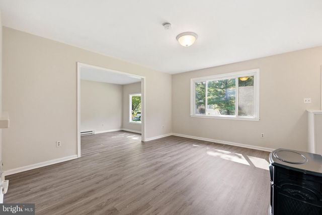 8215 VIRGINIA LN, Frederick, MD 21704