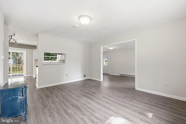 8215 VIRGINIA LN, Frederick, MD 21704
