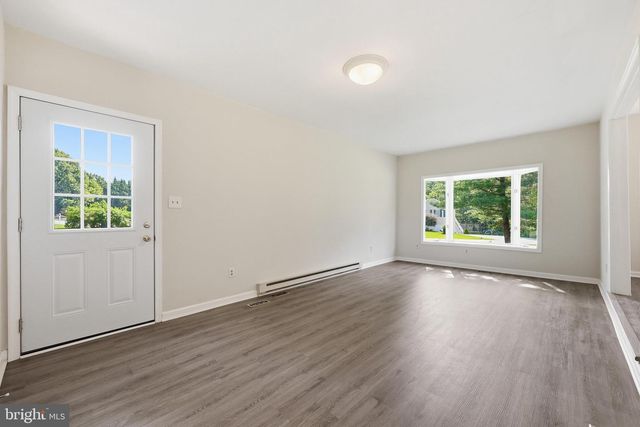 8215 VIRGINIA LN, Frederick, MD 21704
