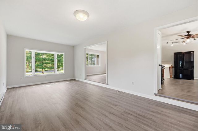 8215 VIRGINIA LN, Frederick, MD 21704