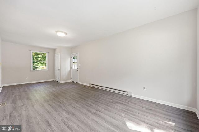8215 VIRGINIA LN, Frederick, MD 21704