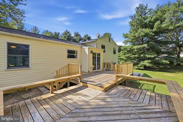 8215 VIRGINIA LN, Frederick, MD 21704