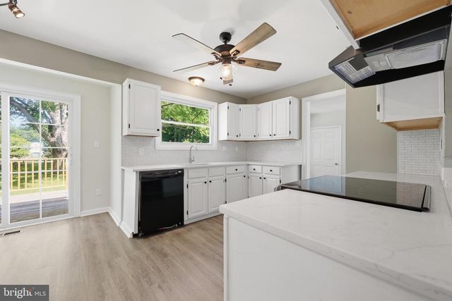 8215 VIRGINIA LN, Frederick, MD 21704