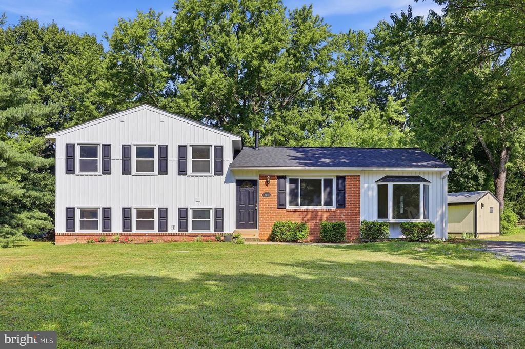 8215 VIRGINIA LN, Frederick, MD 21704