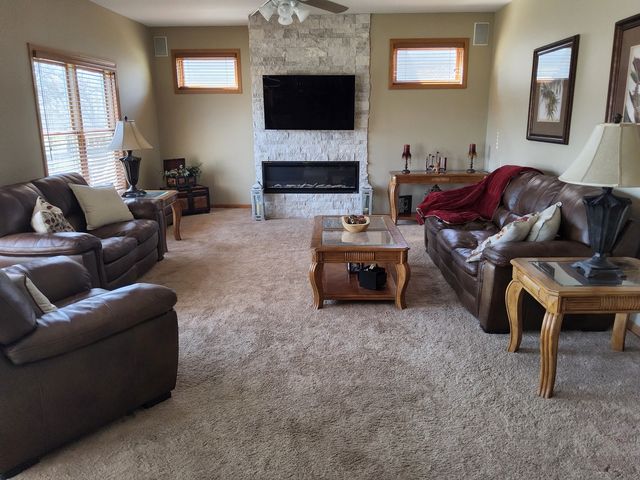 N775 W Curtis Square, Geneva, IL 60134