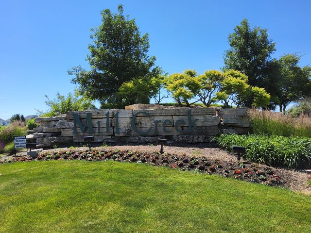 N775 W Curtis Square, Geneva, IL 60134