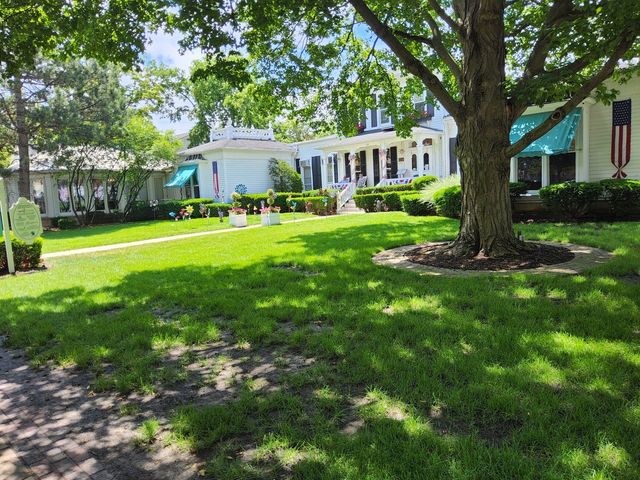 N775 W Curtis Square, Geneva, IL 60134
