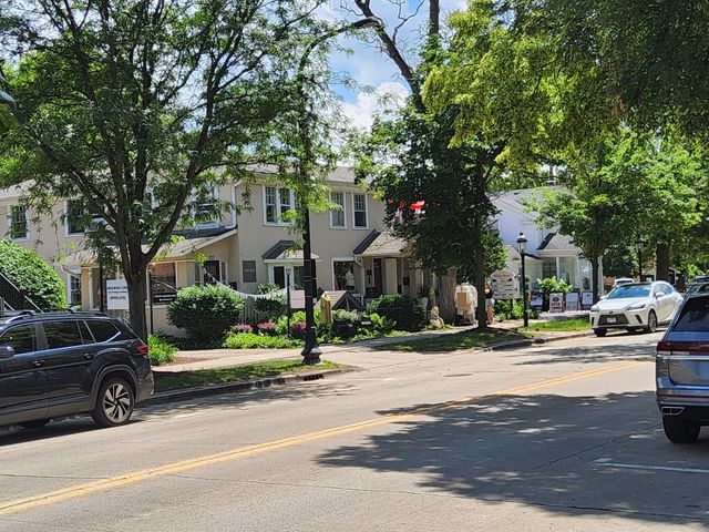 N775 W Curtis Square, Geneva, IL 60134