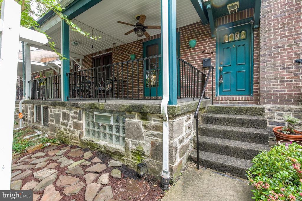 913 E 37TH ST, Baltimore, MD 21218