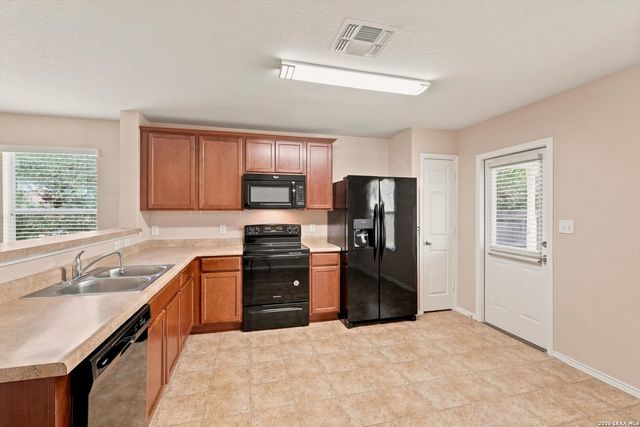 25118 Remington Oaks, San Antonio, TX 78261