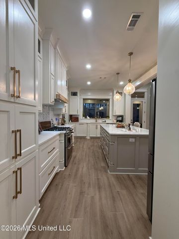 16 Manatee, Hattiesburg, MS 39402