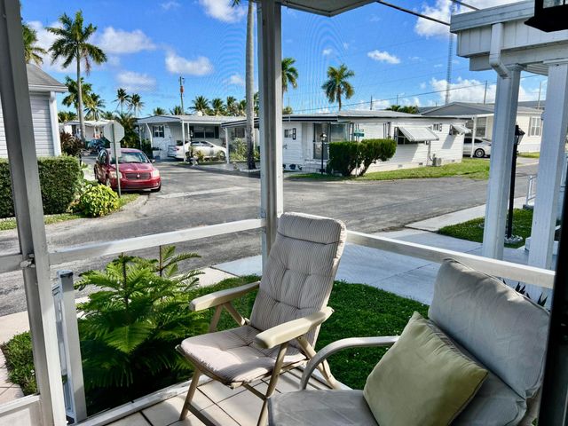 1552 S 33rd Road, Hollywood, FL 33021