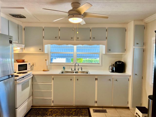 1552 S 33rd Road, Hollywood, FL 33021