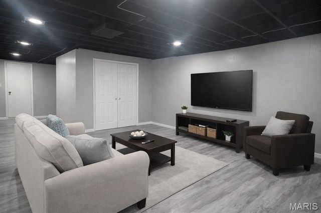 1280 Old York Drive, Florissant, MO 63033