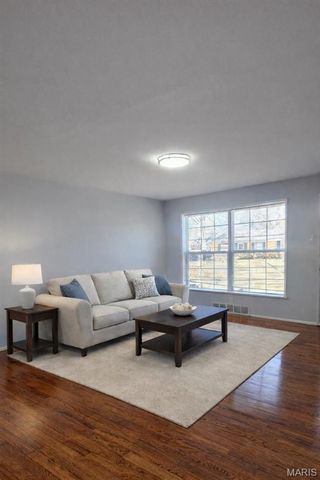 1280 Old York Drive, Florissant, MO 63033