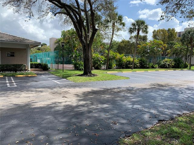 1075 Riverside Dr 405, Coral Springs, FL 33071