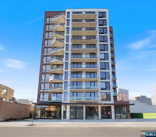 65 Mcwhorter 812, Newark, NJ 07105
