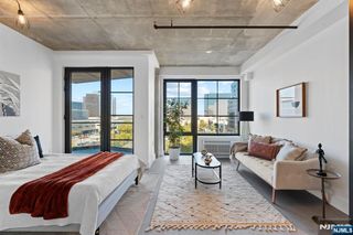 65 Mcwhorter 812, Newark, NJ 07105