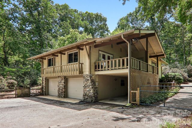 3 Edelweiss Drive, Horse Shoe, NC 28742