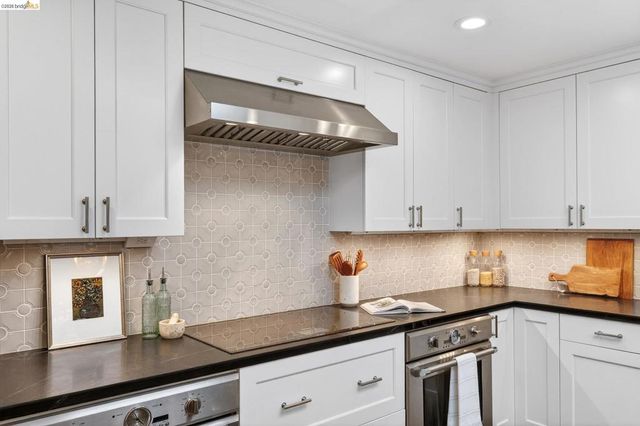 261 261 Silverado CT, Oakland, CA 94605