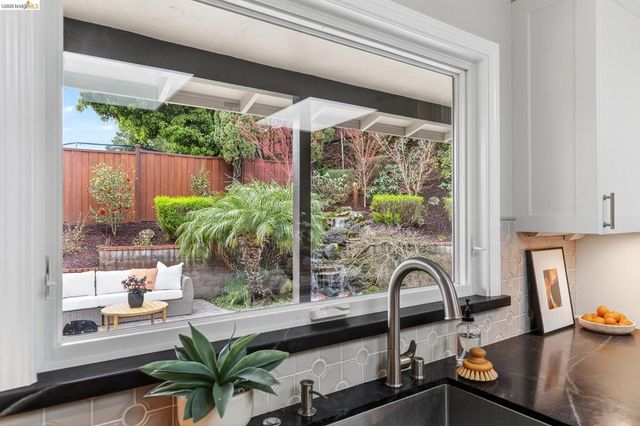 261 261 Silverado CT, Oakland, CA 94605