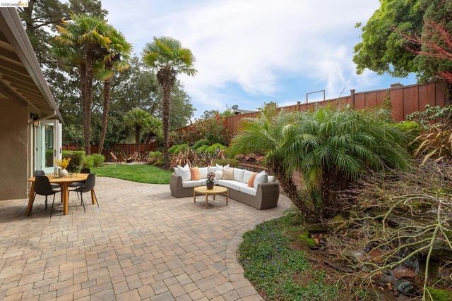 261 261 Silverado CT, Oakland, CA 94605