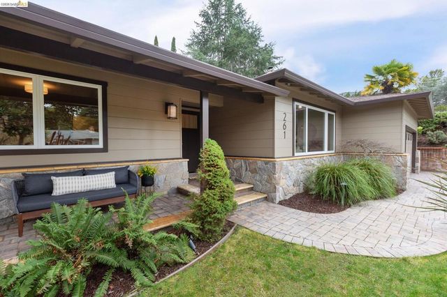 261 261 Silverado CT, Oakland, CA 94605