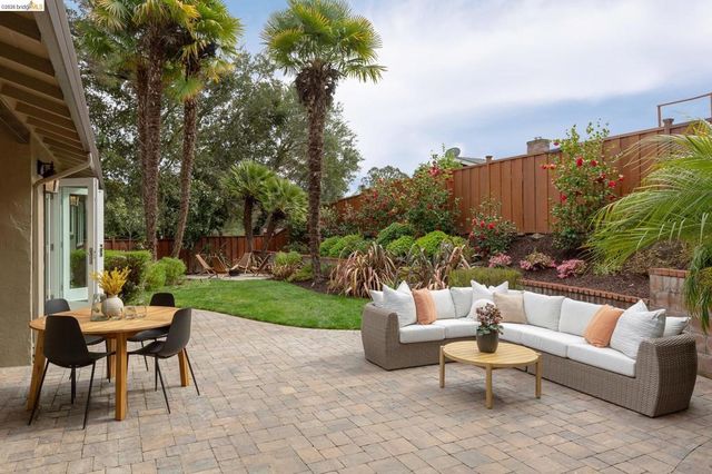 261 261 Silverado CT, Oakland, CA 94605