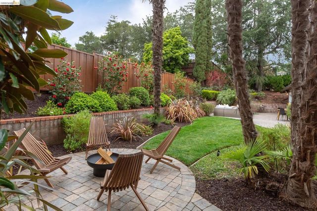 261 261 Silverado CT, Oakland, CA 94605