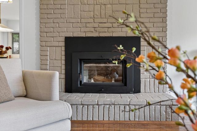 261 261 Silverado CT, Oakland, CA 94605