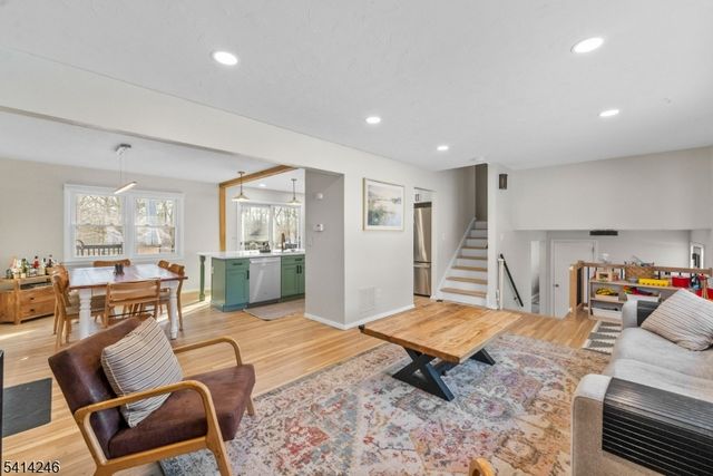 11 Grover St, Roxbury Twp., NJ 07876