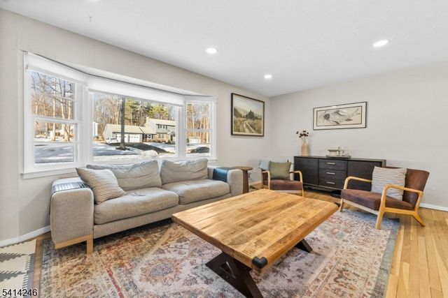 11 Grover St, Roxbury Twp., NJ 07876