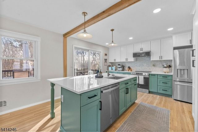 11 Grover St, Roxbury Twp., NJ 07876