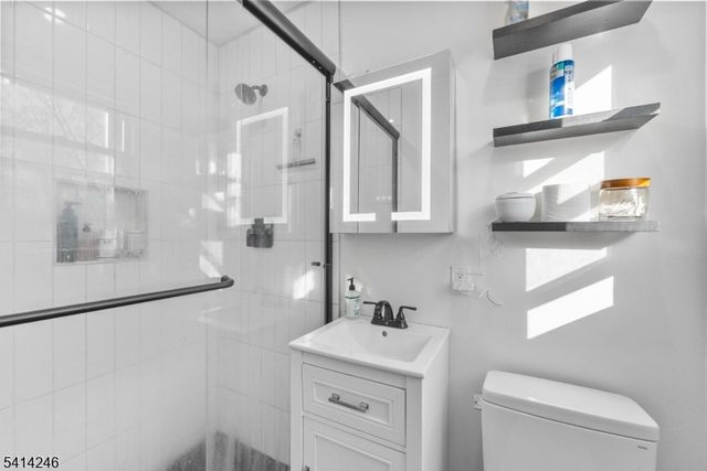 11 Grover St, Roxbury Twp., NJ 07876