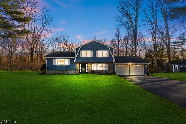 11 Grover St, Roxbury Twp., NJ 07876