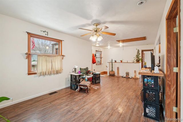 245 W Howard Street, Pontiac, MI 48342