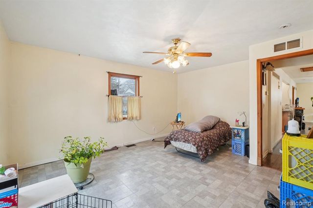 245 W Howard Street, Pontiac, MI 48342