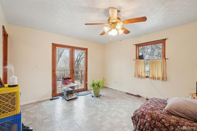 245 W Howard Street, Pontiac, MI 48342