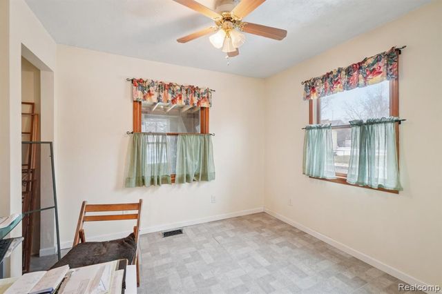 245 W Howard Street, Pontiac, MI 48342